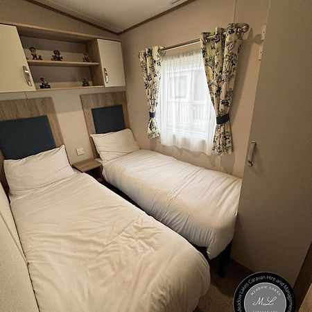 Palm Grove 182 - Pet Friendly, Wifi, Close To Beach And Clubhouse - Golden Palm Resort - Meadow Lakes Caravan & Lodge Hire Skegness Exterior foto