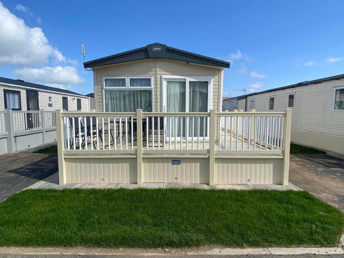 Palm Grove 182 - Pet Friendly, Wifi, Close To Beach And Clubhouse - Golden Palm Resort - Meadow Lakes Caravan & Lodge Hire Skegness Exterior foto